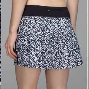 Lululemon pace rival skirt II brushed animal white black size 8*** rare***